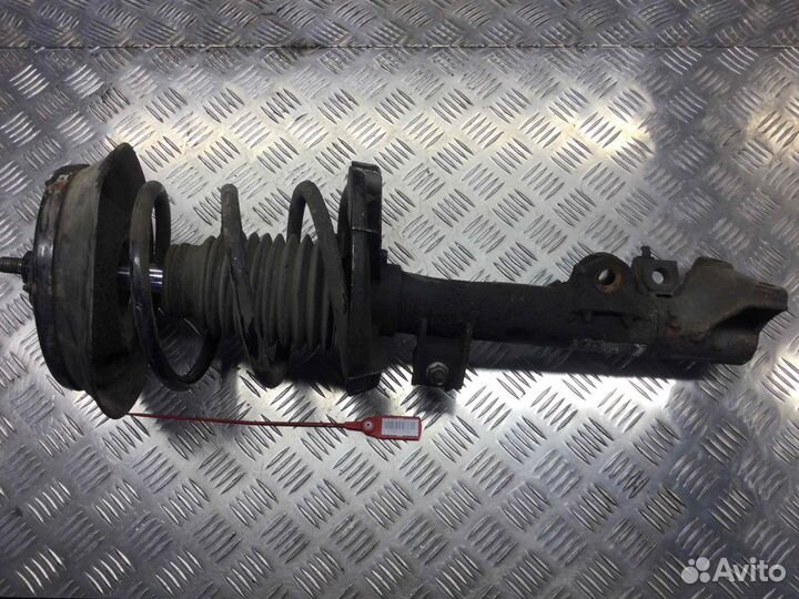 Стойка передняя правая Mercedes C-klasse 611962