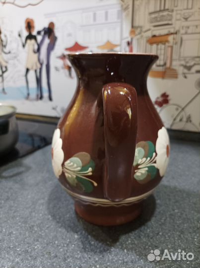 Глиняный кувшин большой