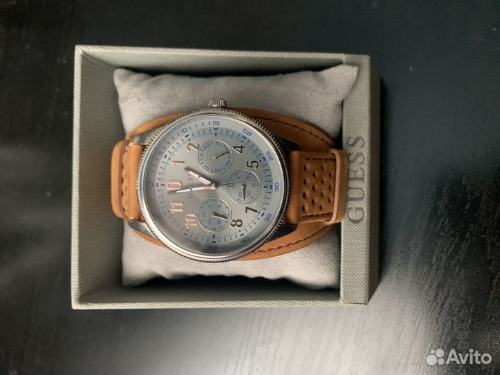 Часы Guess