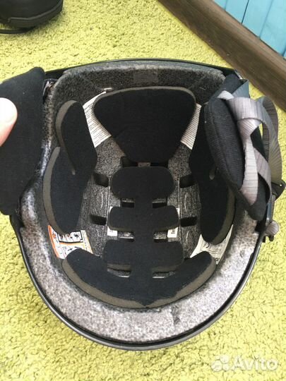 Шлем горнолыжный L (декатлон)