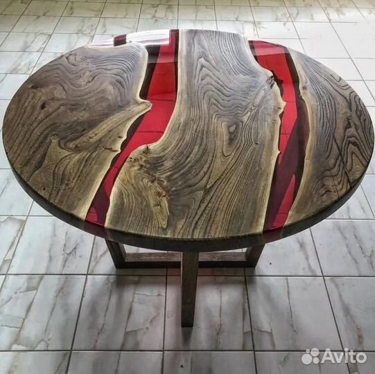 Стол из эпоксидной смолы