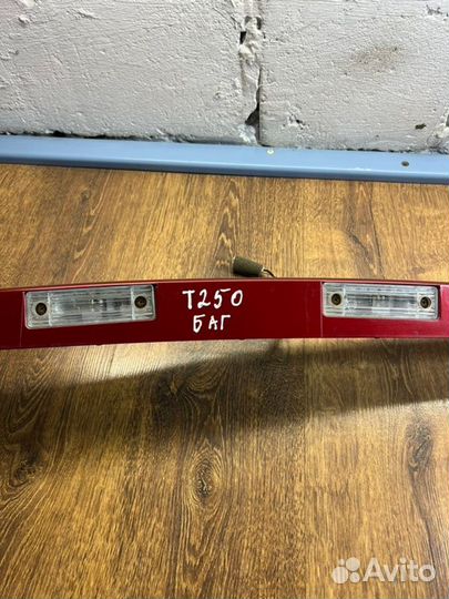 Накладка крышки багажника задняя Chevrolet Aveo