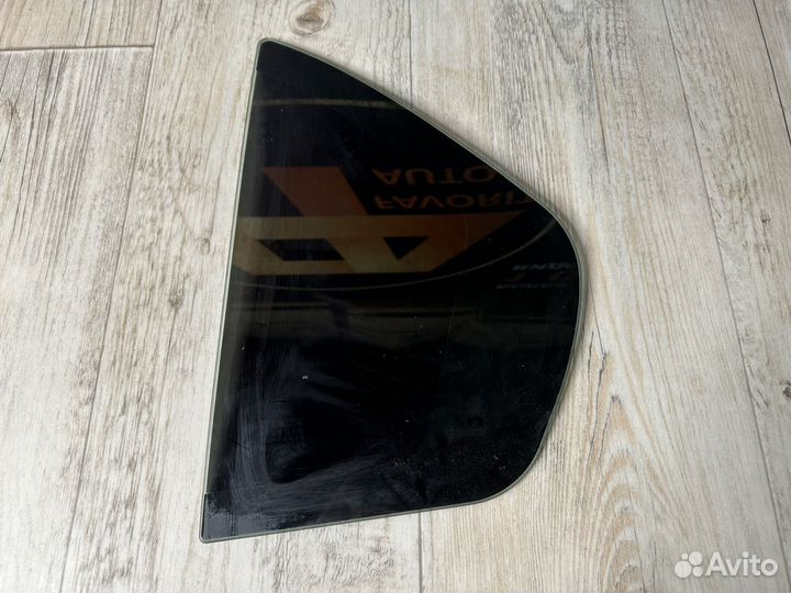 Форточка задняя левая Renault Logan 2