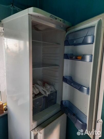 Холодильник бирюса