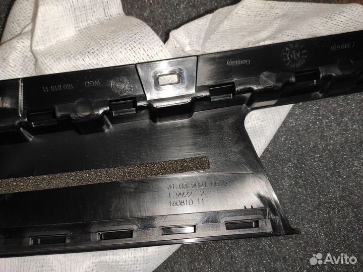 Накладка стойки двери зад пр BMW 51357349676 новый