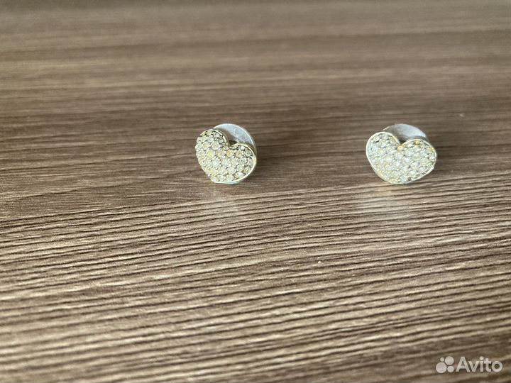 Оригинальные серьги гвоздики сердечки Swarovski