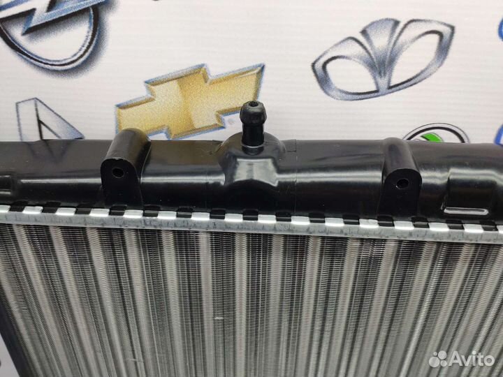 Радиатор охлаждения Nissan Primera P10 (90-96) MT
