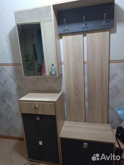Прихожая со шкафом