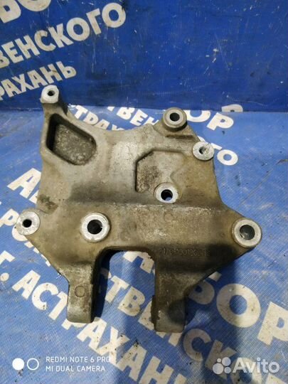 Кронштейн кондиционера Ваз Лада Приора седан 21126