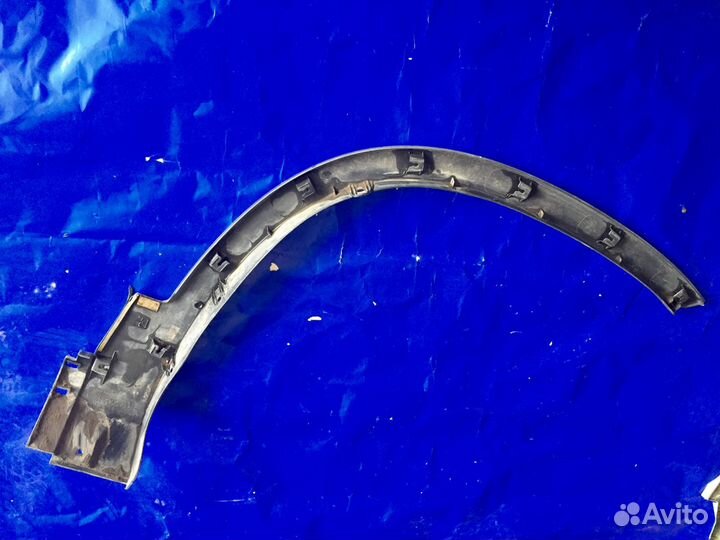 Накладка переднего левого крыла Kia Sorento 2009