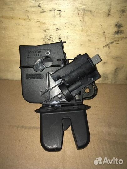 Замок крышки багажника Volkswagen Jetta 5