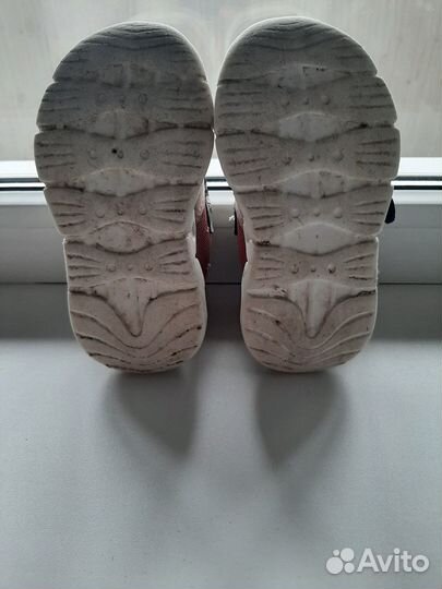 Кроссовки для девочки размер 24