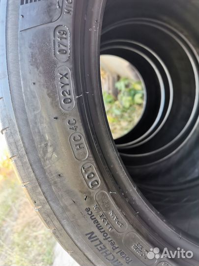 Michelin Pilot Sport 4 235/45 R17 97Y