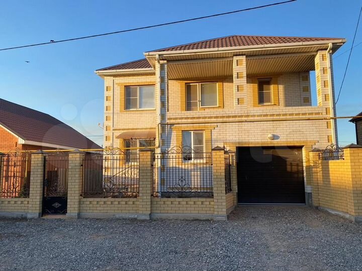 Коттедж 189 м² на участке 6 сот.