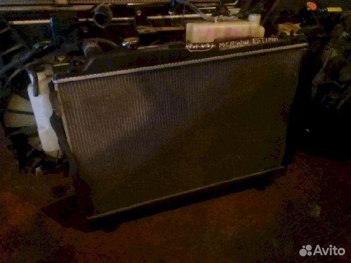 Радиатор охлаждения Toyota Estima ACR30W без венти