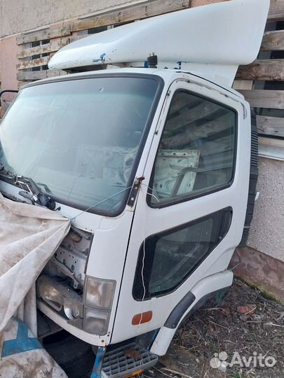 Кабина на мицубиси Фуссо и передный мост +задный