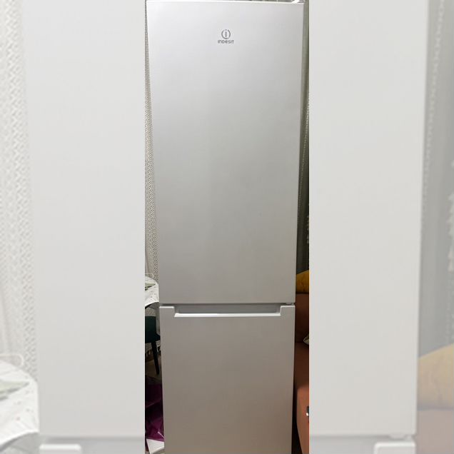 Холодильник indesit