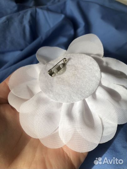 Брошь цветок из ткани