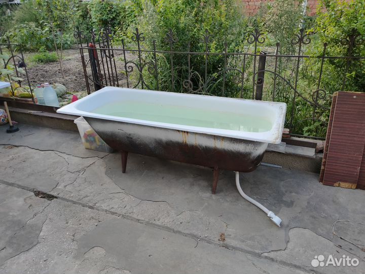 Ванна чугунная