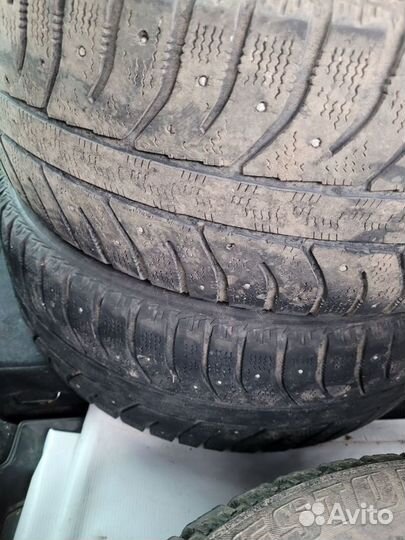 Bridgestone Ice Cruiser 7000 205/55 R16