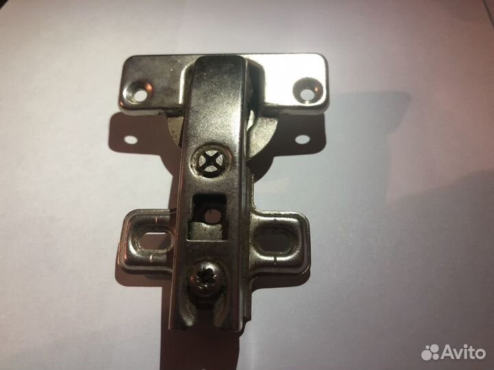 Петля для фальшь-панелей