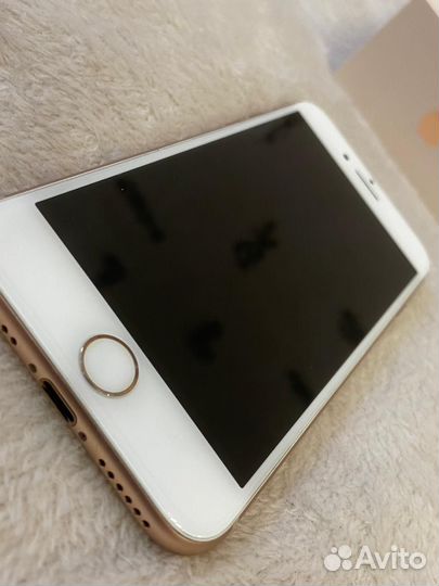 Телефон iPhone 8