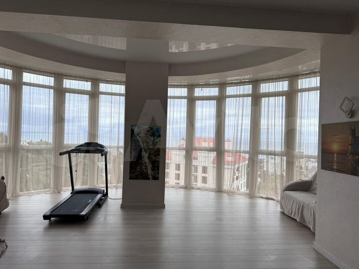 3-к. квартира, 140 м², 6/14 эт.