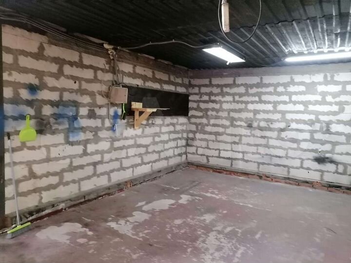 Гараж, > 30 м²