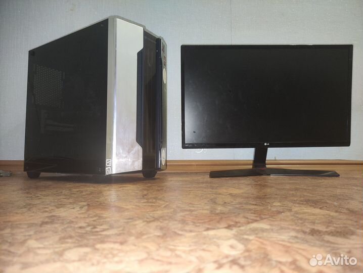 Игровой компьютер с монитором