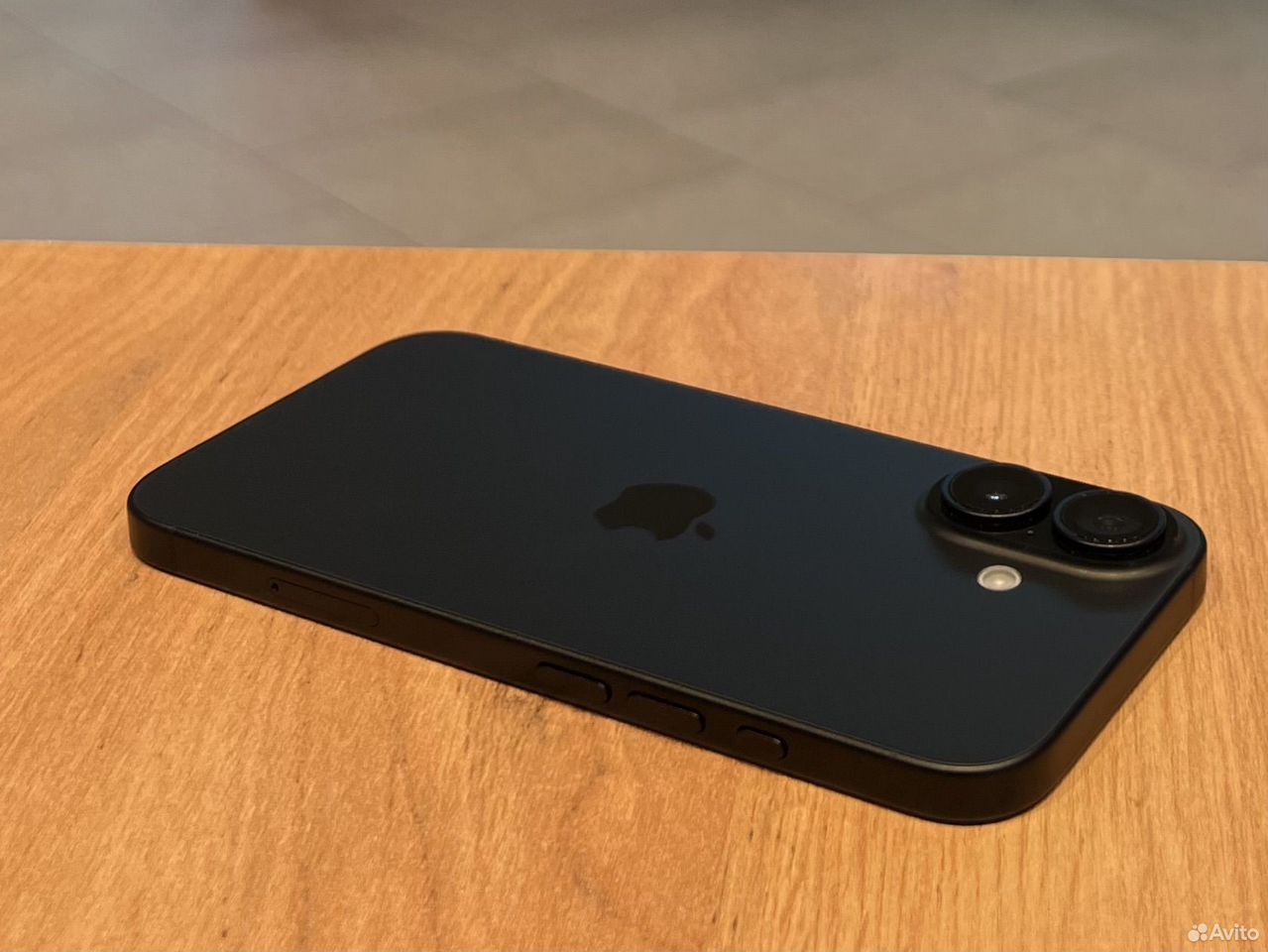 iPhone 16, 128 ГБ, SIM + eSIM
