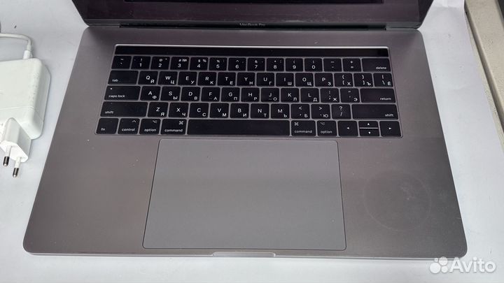 Macbook Pro 2017г Touchbar/ 15.4/ i7 /16gb/512gb