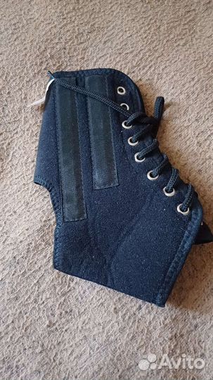 Бандаж компрессионный на голеностопный сустав