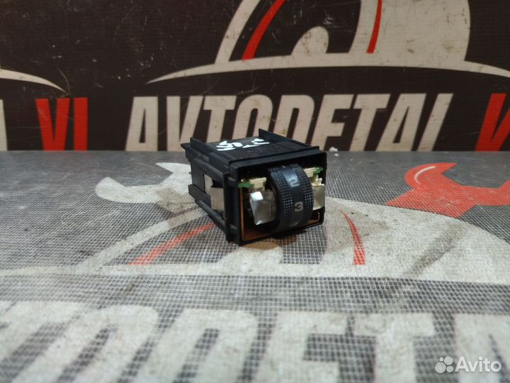 Кнопка обогрева сидений Volkswagen jetta 4