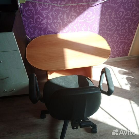 Стол и стул