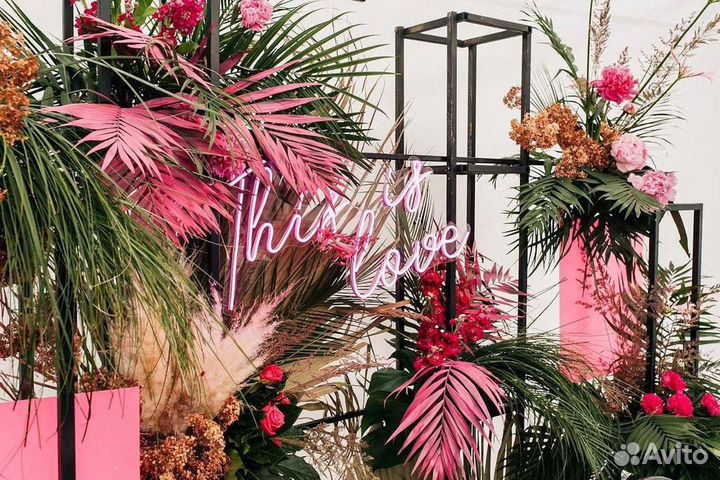 Неоновая вывеска для фотозоны