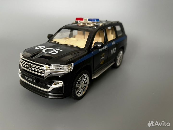 Модель машины Toyota Prado фсб