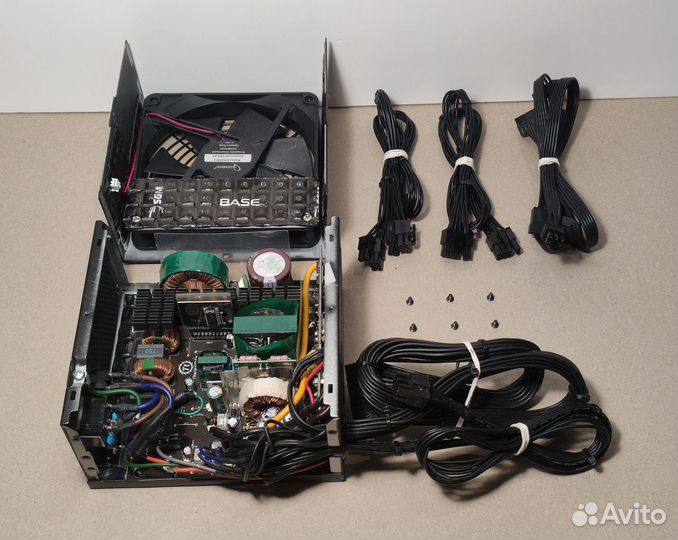 Блок питания Thermaltake Neva ATX 80+ Gold 750W