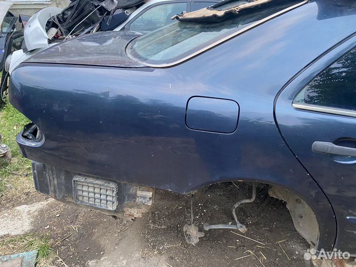 Задние Крылья Мерседес 210