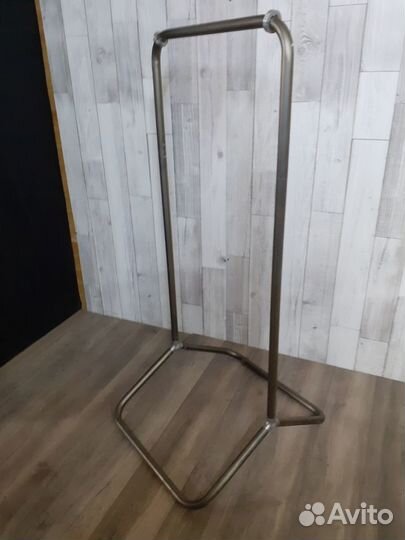Стойки вешалки торговые