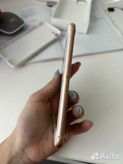 Телефон iPhone 8 64 gb