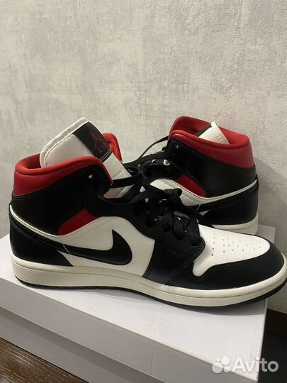 Nike Air Jordan 1 Mid Black Gym Red