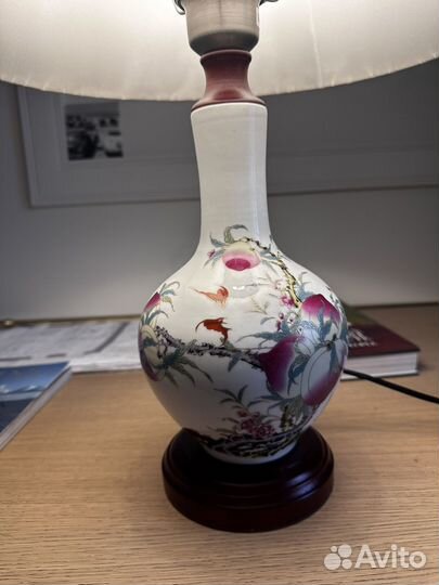 Лампа настольная с абажуром