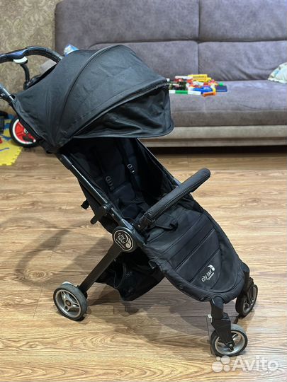 Прогулочная коляска baby jogger