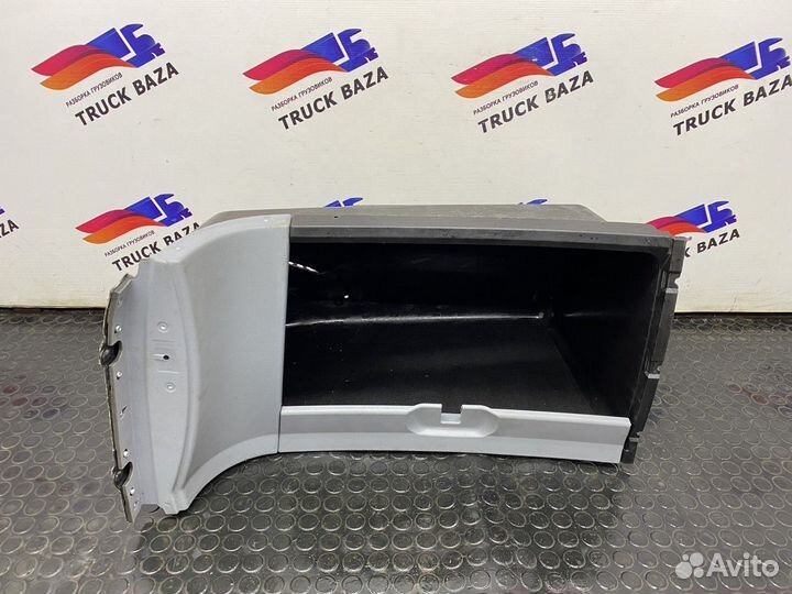 Левая часть верхней консоли Mercedes-Benz Actros