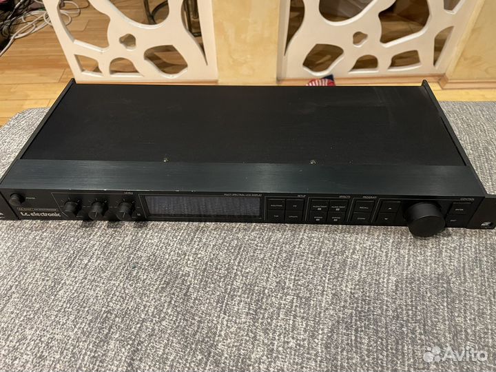 Процессор эффектов TC Electronic M-One