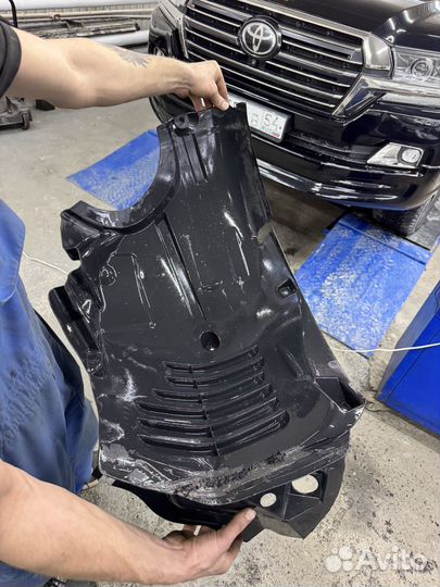 Подкрылок передний правый Mercedes Benz w212