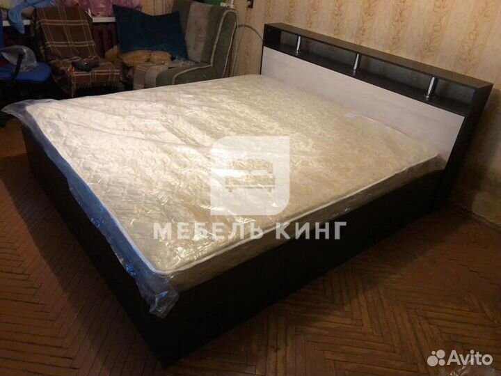 Кровать двуспальная