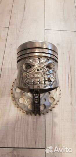 Вешалка для мотошлема