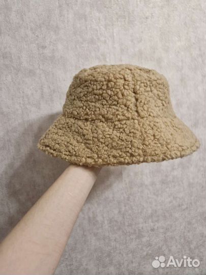 Плюшевая шапка с ушками и панама