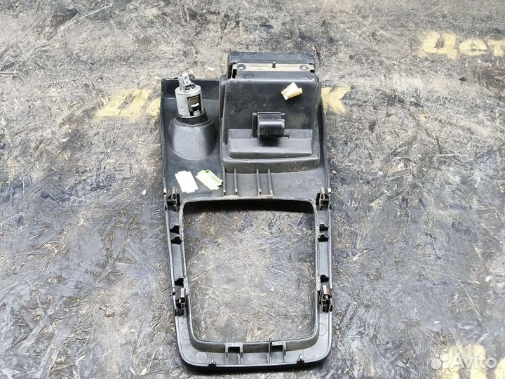 Накладка консоли кпп Nissan Primera P11